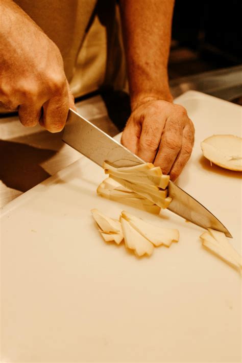 How to Use a Chef’s Knife • Spotter Up
