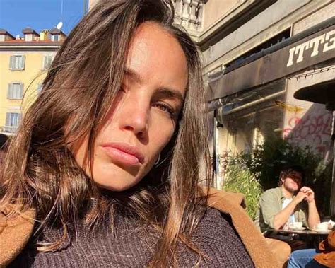 veronica confalonieri chi  la fidanzata  lorenzo musetti lavora