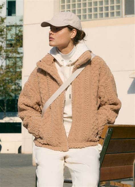 OYSHO Indonesia | Sport and Athleisure | Official Site®