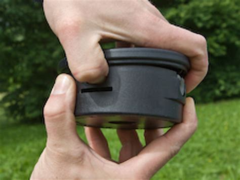 4 Steps To Replace String Trimmer Line,Weed Eater Line