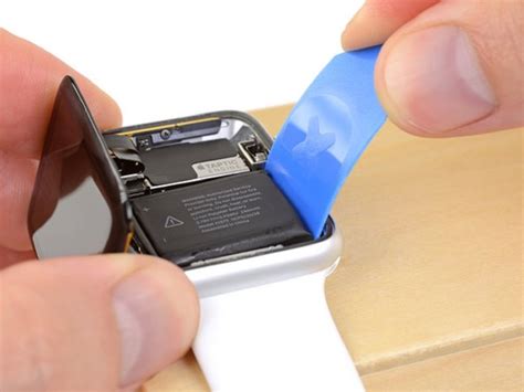 How To Replace Apple Watch Battery | Robots.net