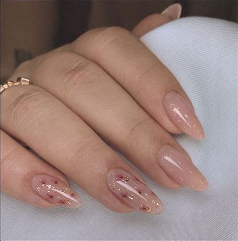 Unhas Simples E Elegantes Amendoadas - Unhas amendoadas decoradas: ideias para se inspirar
