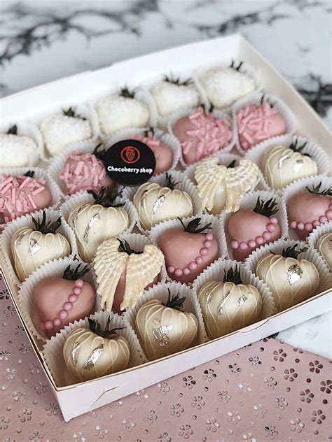 25 ягод клубники в бельгийском шоколаде Chocolate Dipped Strawberries ...
