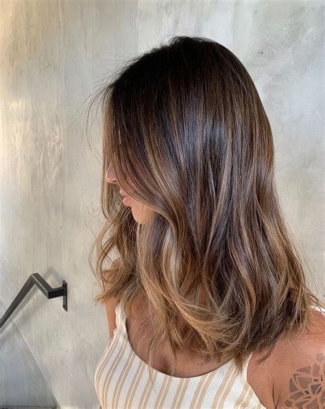 51 Lovely Brunette Medium-Length Hair Ideas - Styleoholic