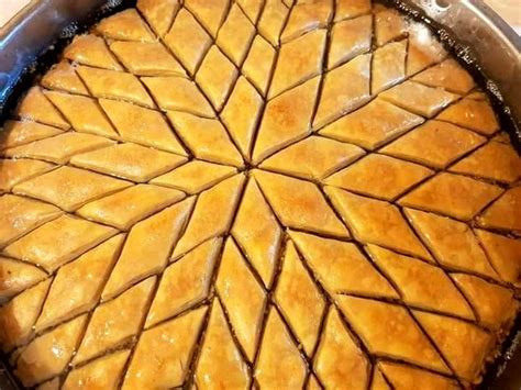 Баклава с ръчно точени кори - ЩИПКА ЛЮБОВ