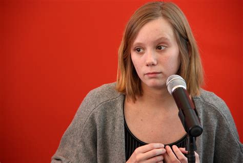 Una actriz catalana enciende la red polemizando sobre la higiene íntima