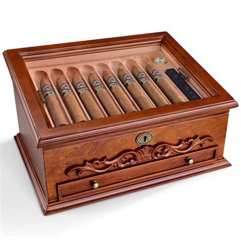 how to hold a cigar 3