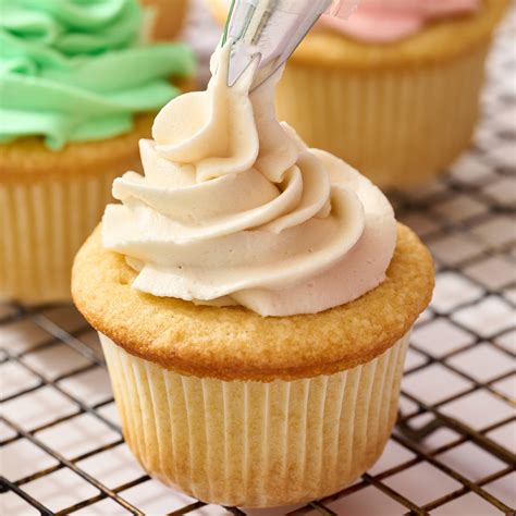 How To Make Buttercream Favorite Vanilla Buttercream Frosting