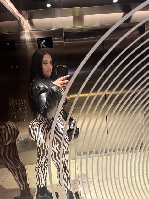 Missmichelleyg - Missmichelleyg added a new photo.