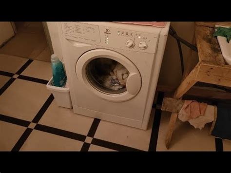 Indesit WISL 92 - Final spin 900 rpm (super old video) - YouTube