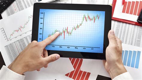 finansovite posrednici ocakvat uskoriavane na ikonomiceskiia rastez