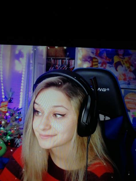 Make Katerino see herself on stream | Scrolller