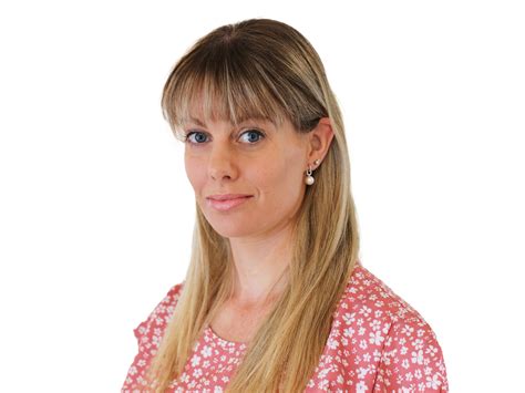 Biography and Professional Profile of Nicole Dufour 22