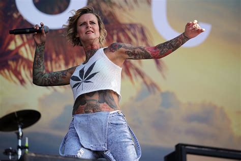 Jennifer Rostock Nude