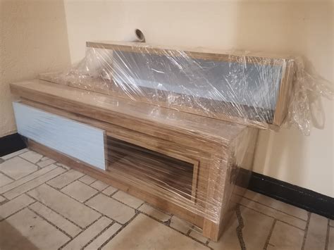 Продава се само рафта над тв шкафа гр. Карнобат • OLX.bg