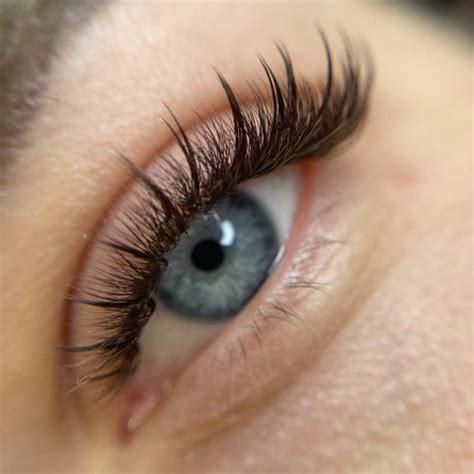 Wispy Lashes: Tips And Tricks