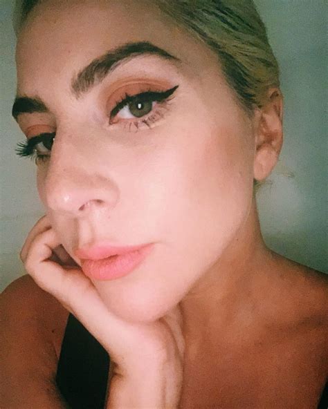 20 Gorgeous Pictures Of Lady Gaga No Makeup