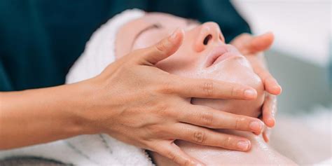 Deep Cleansing Facial in Yonge and Bloor & St. Clair - Downtown Toronto