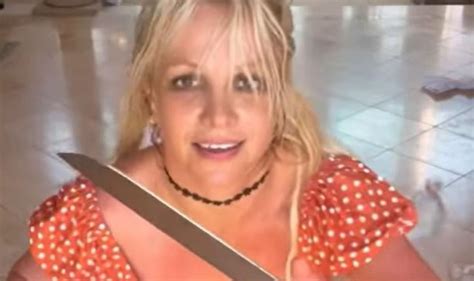 Britney Spears gets welfare check by police after scary knife dance ...