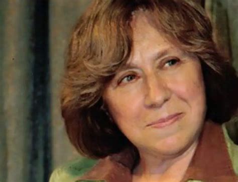 Светлана Алексиевич напусна Беларус | Новини от Actualno.com
