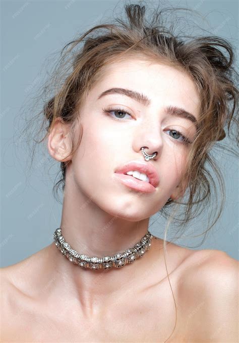 Premium Photo | Pretty girl with bare shoulders