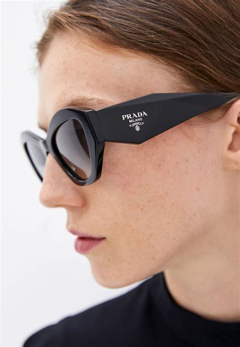 Очки солнцезащитные Prada PR 07YS 1AB0A7 , цвет: черный, RTLAAV356001 ...