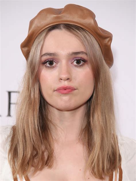 Aimee Lou Wood nue, 45 Photos, biographie, news de stars | LES STARS NUES