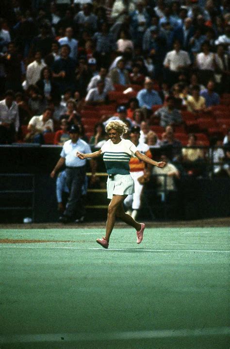 30 years ago: Morganna the Kissing Bandit, the Dome’s 20th and Stevie