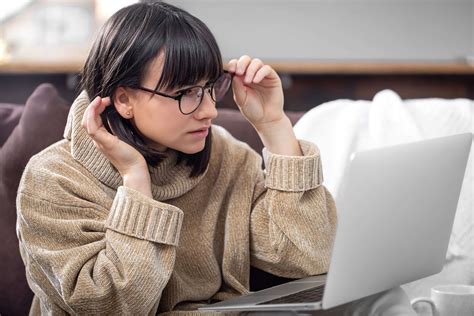Choosing Between Term Life and Whole Life Insurance: Which Is Right for