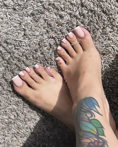 pinkyyperfect stimulating metatarsal caressing shows - get up close and personal online