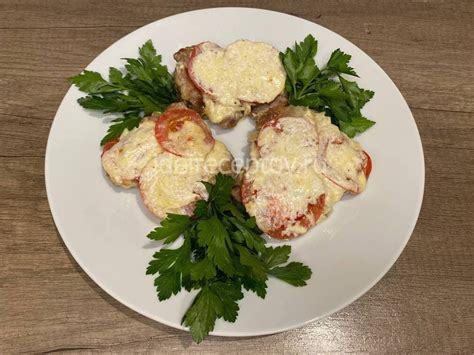 Мясо по-французски из свинины на сковороде без картофеля - пошаговый рецепт