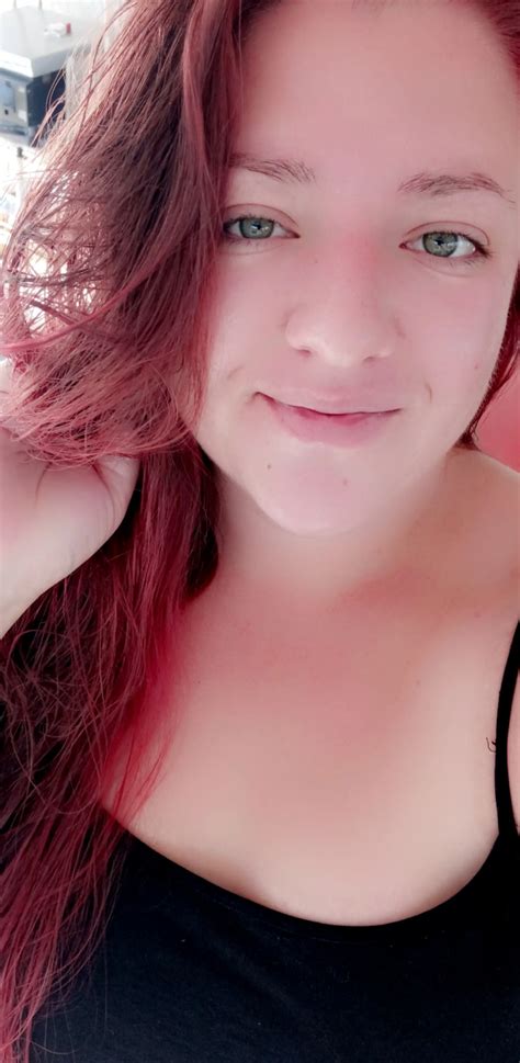 The red hair is back, baby 24F | Scrolller
