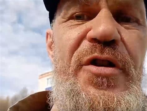 Грузчик Дядя Гриша вернулся из СВО и продолжает критиковать ишимбайских ...