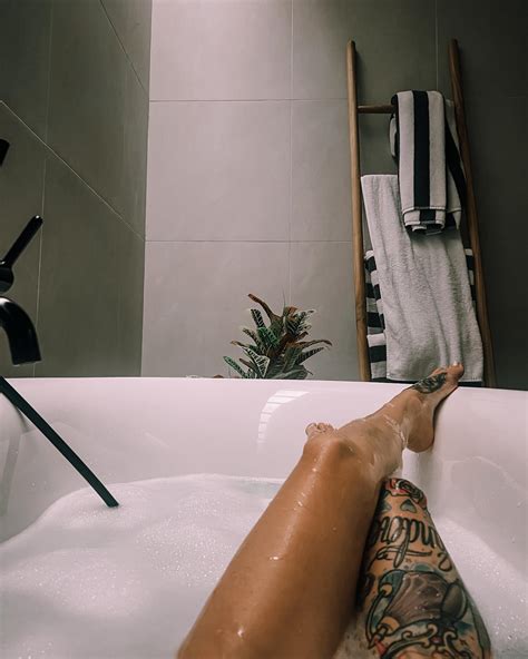 BILLIE BEEVER (@billiebeever) • Instagram photos and videos