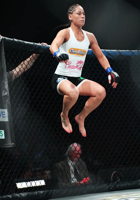 Σε απελπισία η Jessica Eye... - Fightsports.gr
