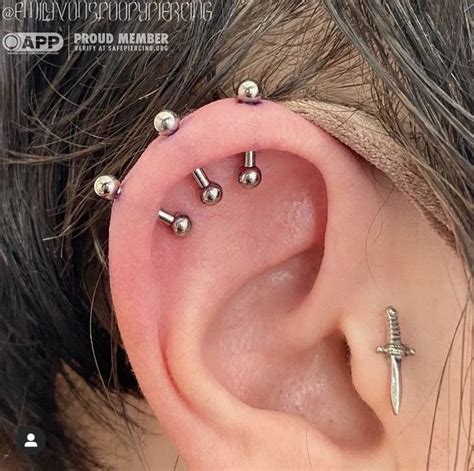 triple vertical helix cartilage piercings | Cool ear piercings, Earings ...
