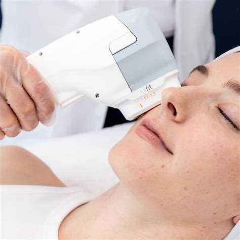 surgical jowl lift total body clinics