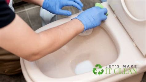How to Clean a Composting Toilet? Cleaning and Maintenance.