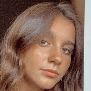 Heeelly - Age, Family, Bio | Famous Birthdays
