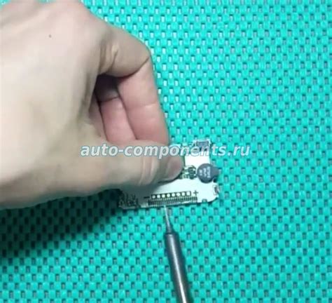 Замена дисплея (шлейф) на брелке Старлайн а93 - Е90 | Auto-Components.Ru