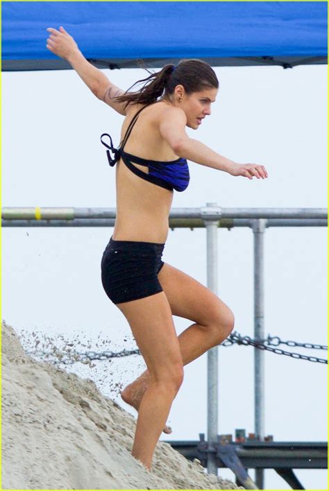 Photo: alex daddario sprints into action baywatch 06 | Photo 3636584 ...