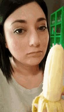 Анімації GIF "Girl Eating A Banana" | Tenor
