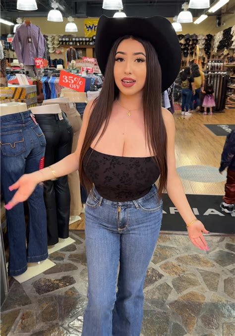 ashley arambula ⭐️ (@ashleyarambulaa) | TikTok