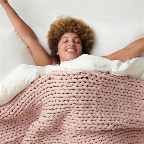 12 Potential Reasons Why Your Stomach Hurts When You Wake Up