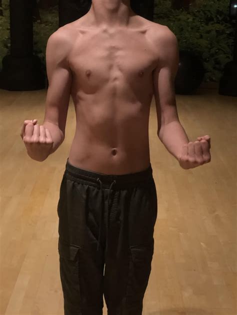 do i have wide or narrow clavicles? : r/GymMotivation