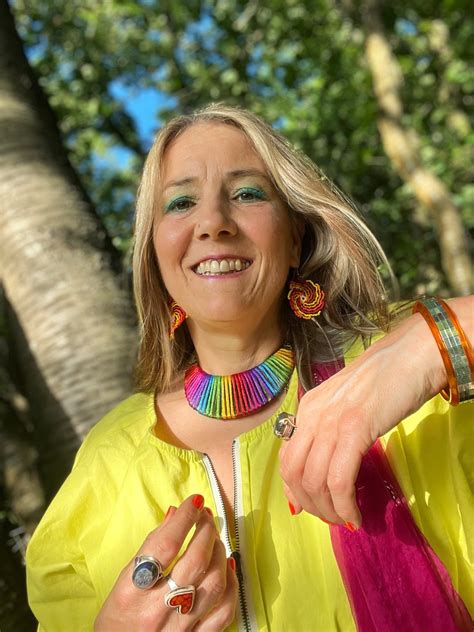 Home [www.rebeccarainbow.com]