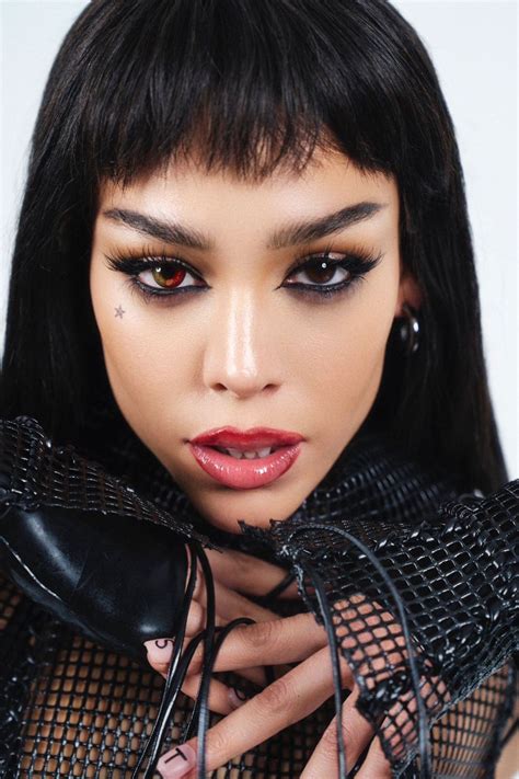 Pin de Drowningfears en DANNA en 2025 | Mujeres latinas, Fotos de danna