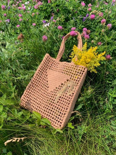 Сумка крючком а-ля Prada Прада | Burlap bag, Reusable tote, Reusable ...