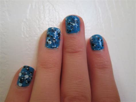 The Blogging Bookworm: Nail Polish Ideas!