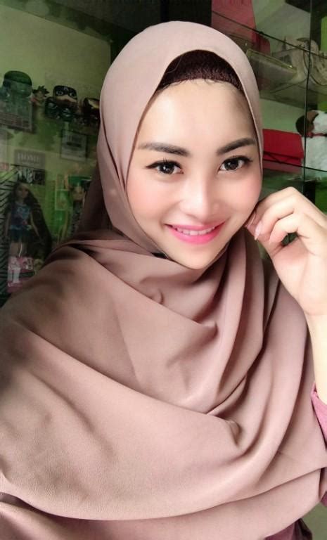 Asian girl hots model jakarta seks real picthure, Jakarta Raya